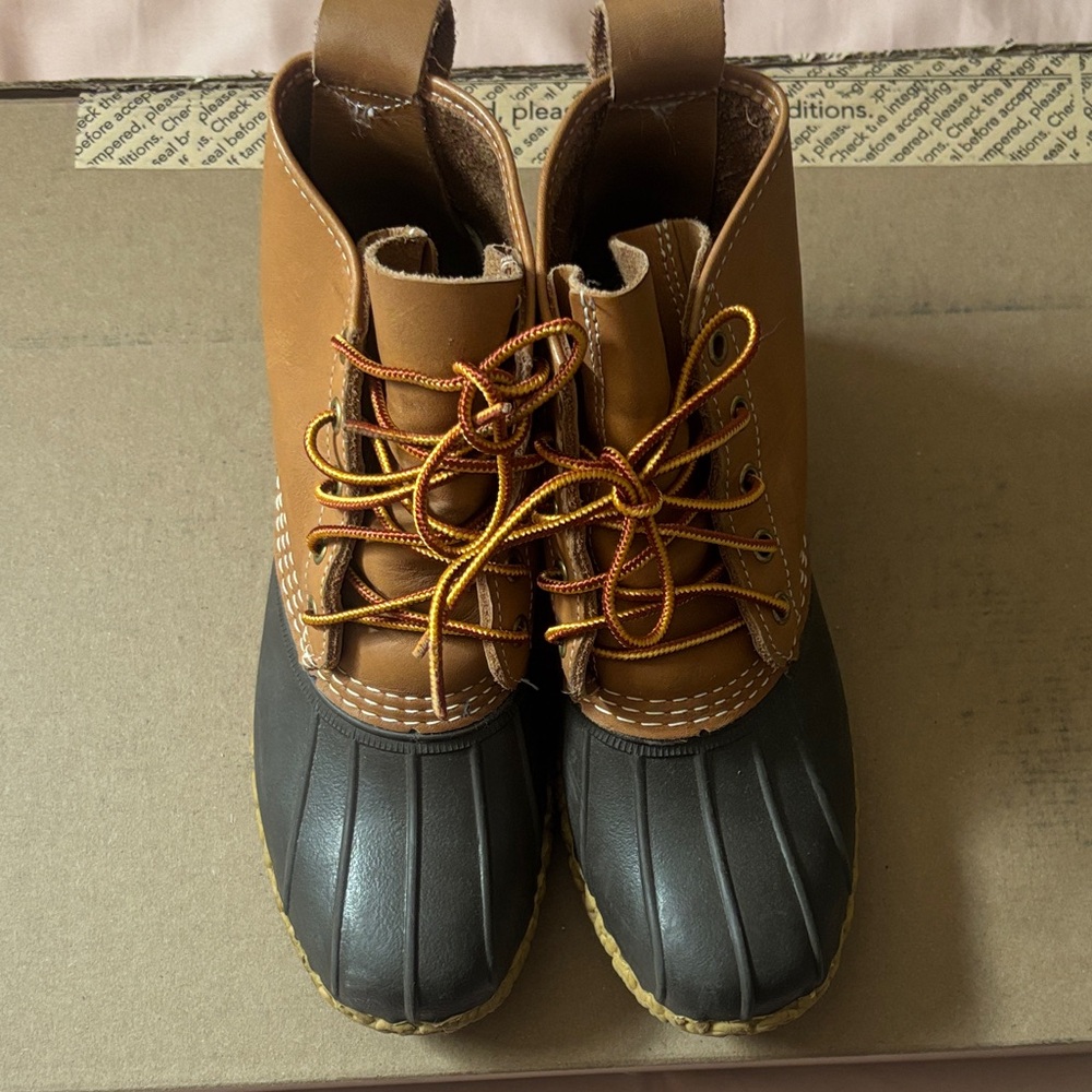 Very Gently Used LLBean Boots in size 7